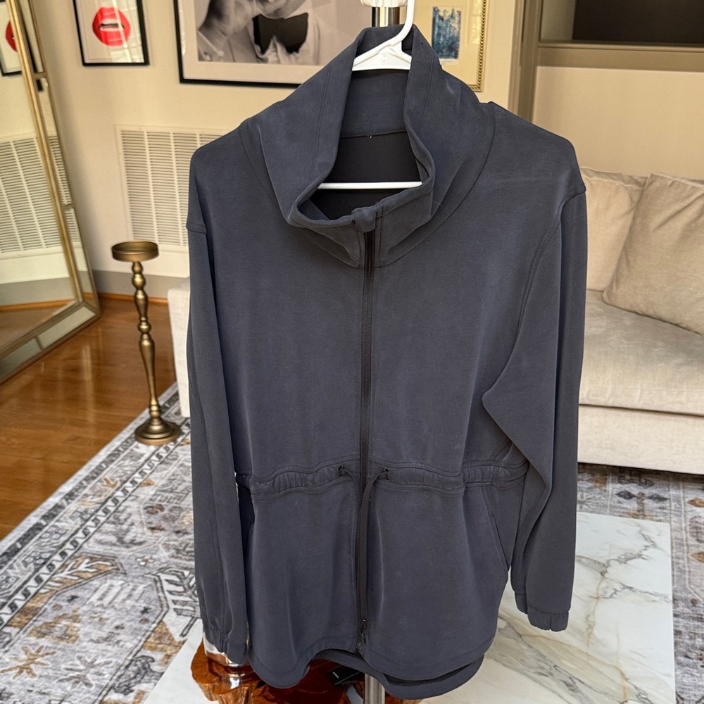 Lululemon Women’s Jacket - Navy